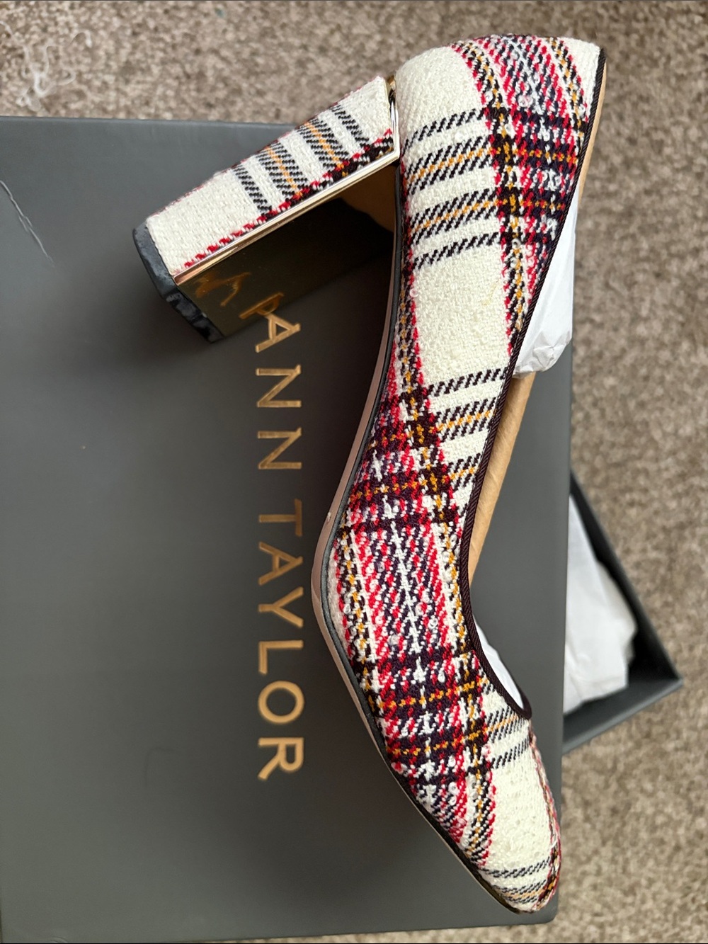 Ann Taylor Cream Plaid Block Heel Pumps with Red and Black Accents NEW IN BOX